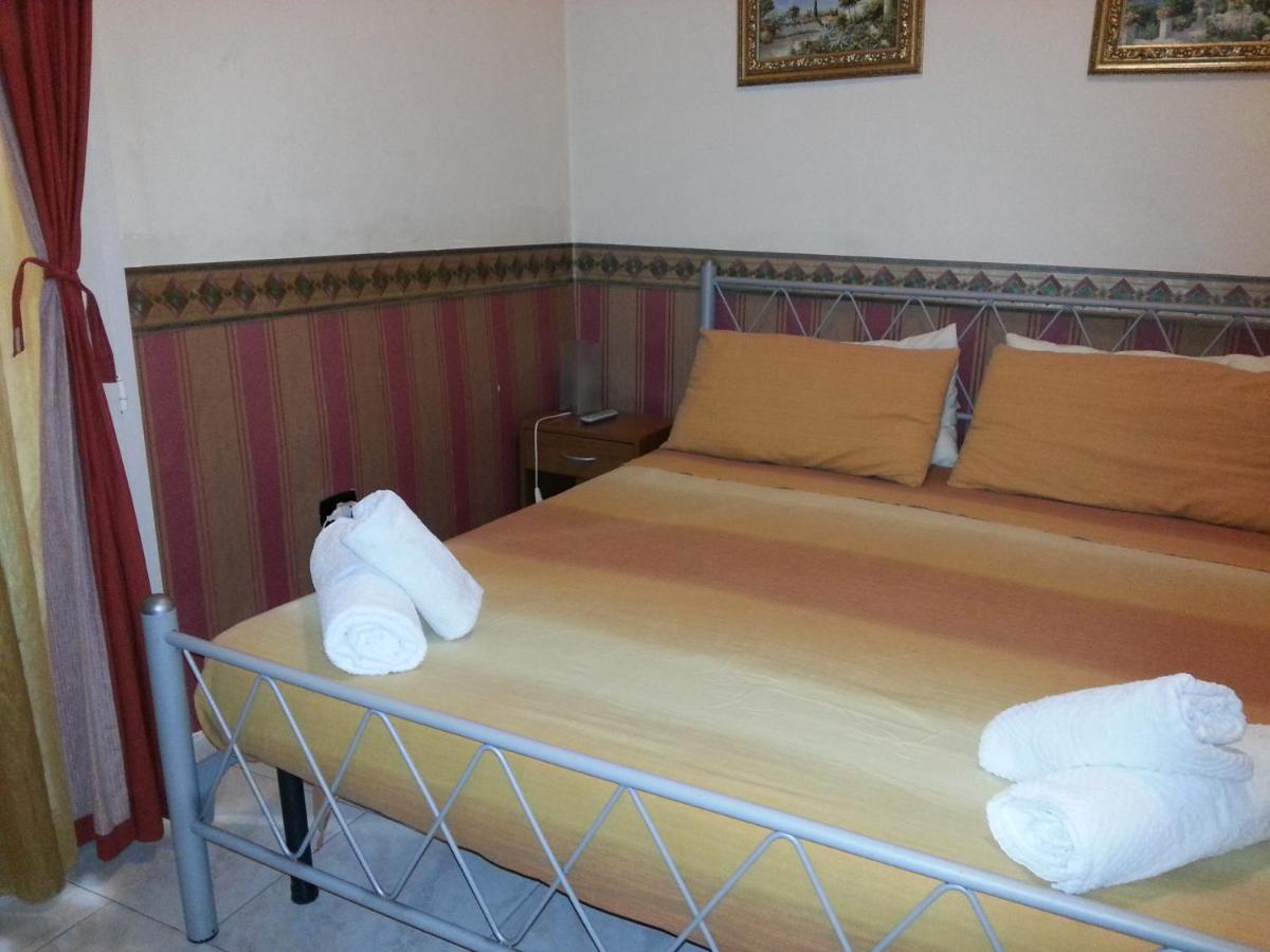 Bed and Breakfast Astra Neapel Zimmer foto